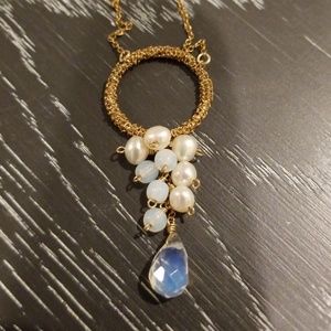 Gold and faux pearl necklace